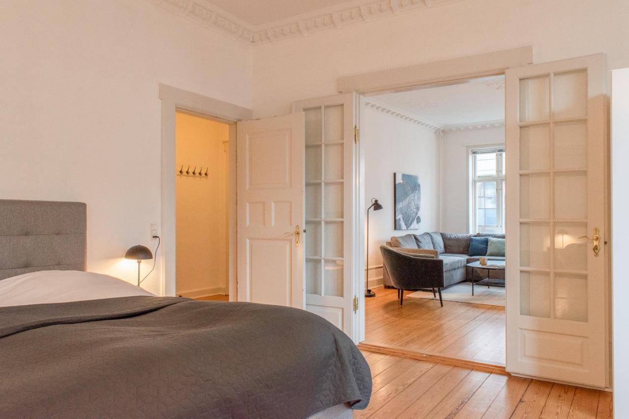 Apartment Spacious 3-bedroom In The Heart Of *